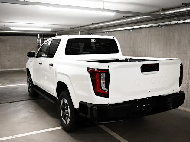 Toyota Hilux Double Cab.-Pick-up 59KWh Style