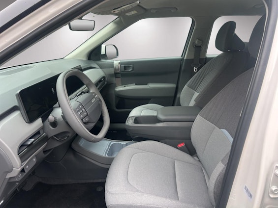 Vehicle image 8 Vehicle image 8