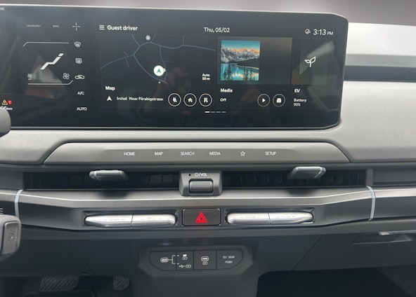 Vehicle image 17 Vehicle image 17