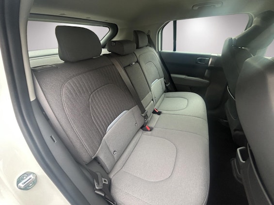 Vehicle image 19 Vehicle image 19