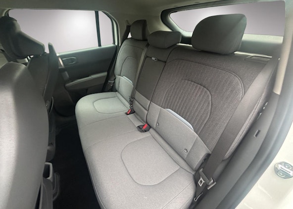 Vehicle image 15 Vehicle image 15