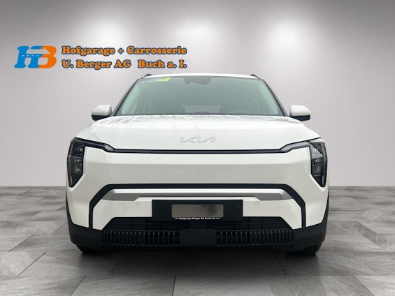 First vehicle image First vehicle image