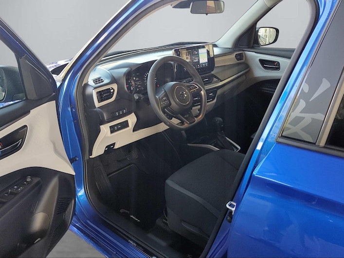 immagine del veicolo SUZUKI SWIFT