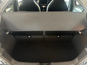 https://vehicle.imgix.net/4169431/a4f00782-fdaf-4b65-a57b-e6db84441e84.jpg