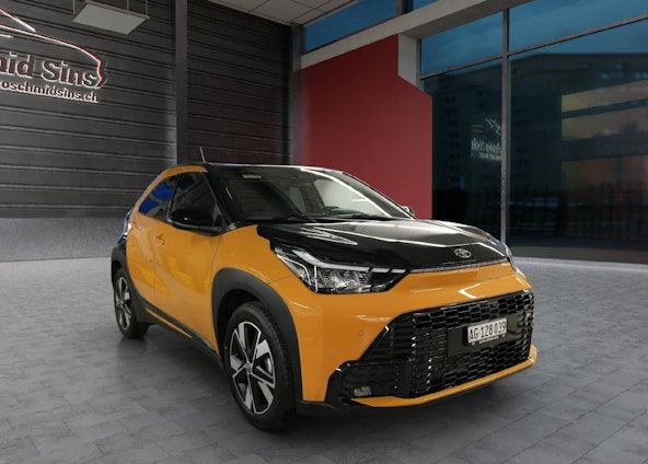 Vehicle image 4 Vehicle image 4