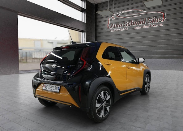 Vehicle image 2 Vehicle image 2