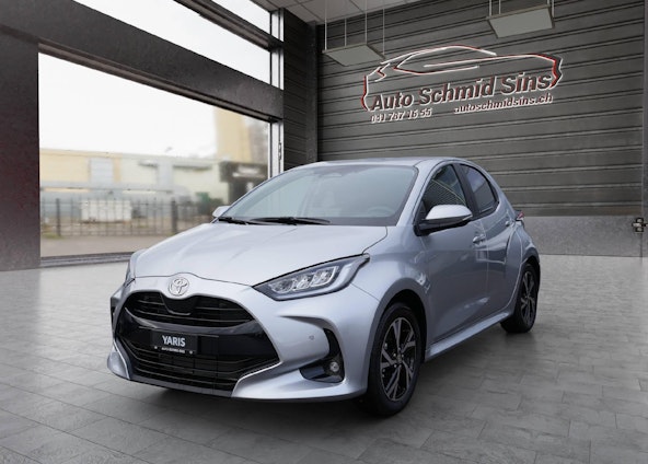 First vehicle image First vehicle image