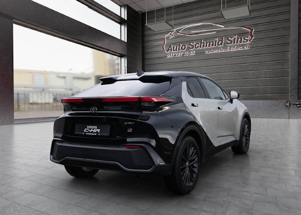 Vehicle image 3 Vehicle image 3