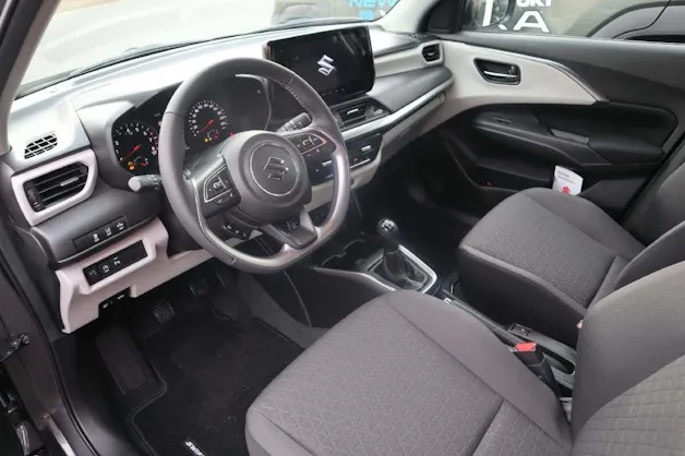 Suzuki Swift 1.2 Sakura Top Hybrid 4x4