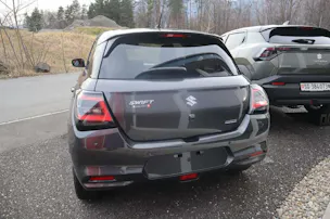 Suzuki Swift 1.2 Sakura Top Hybrid 4x4