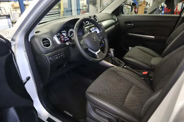 Suzuki Vitara 1.4 T Sakura Top Hybrid 4x4