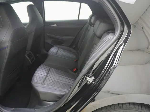 VW Golf VIII 2.0 TSI R-Line DSG 4Motion