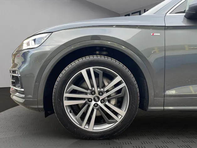 Audi Q5 55 TFSI e sport quattro