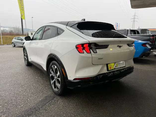 Ford Mustang MACH-E AWD 72.6 kWh