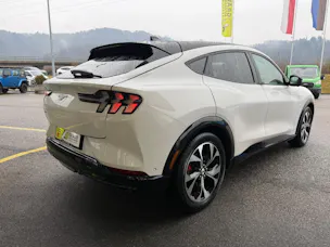 Ford Mustang MACH-E AWD 72.6 kWh
