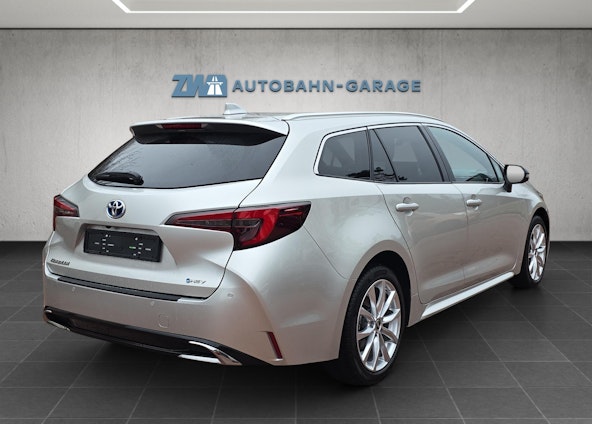 Vehicle image 4 Vehicle image 4