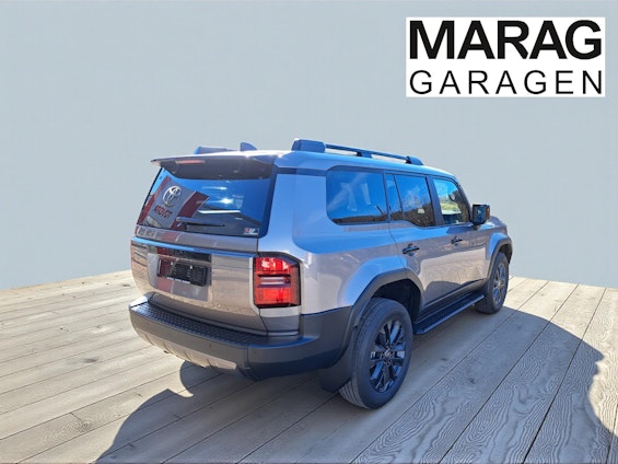 Vehicle image 4 Vehicle image 4