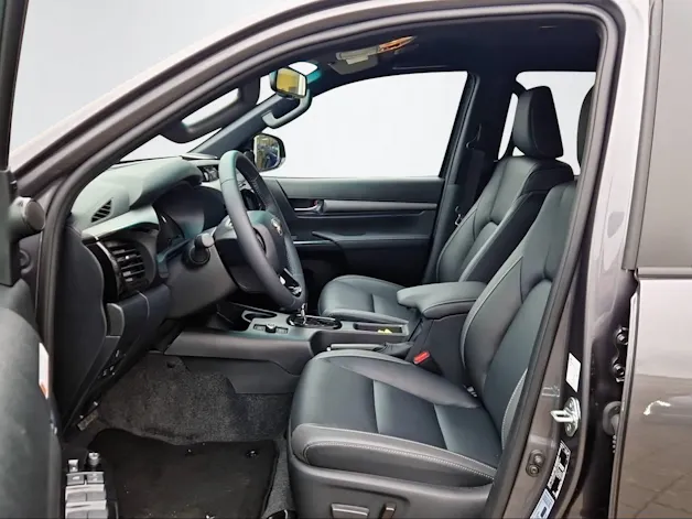 Toyota Hilux Double Cab.-Pick-up 2.8 D-4D MHEV 204 Invincible