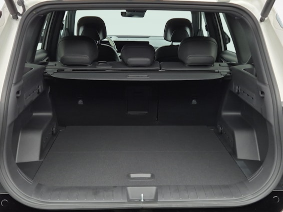 Vehicle image 16 Vehicle image 16