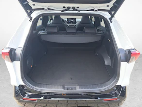 https://vehicle.imgix.net/4170243/f8b61b6e-d424-4ad5-bf89-a4708f8afdf0.jpg