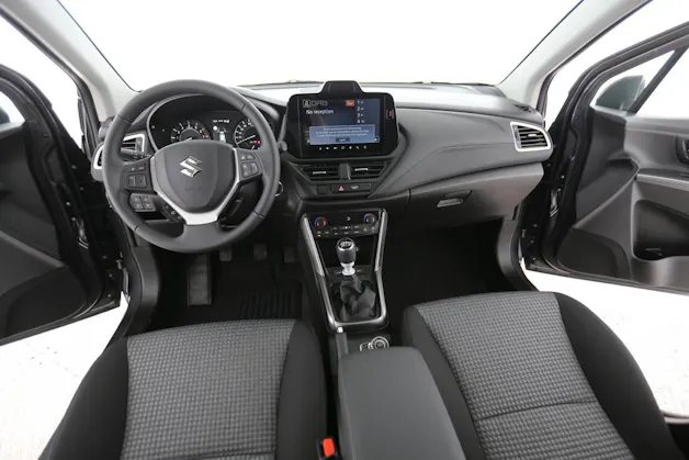 Suzuki S-Cross 1.4 T Sakura Hybrid 4x4