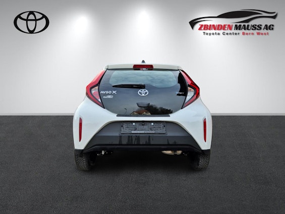 Vehicle image 4 Vehicle image 4