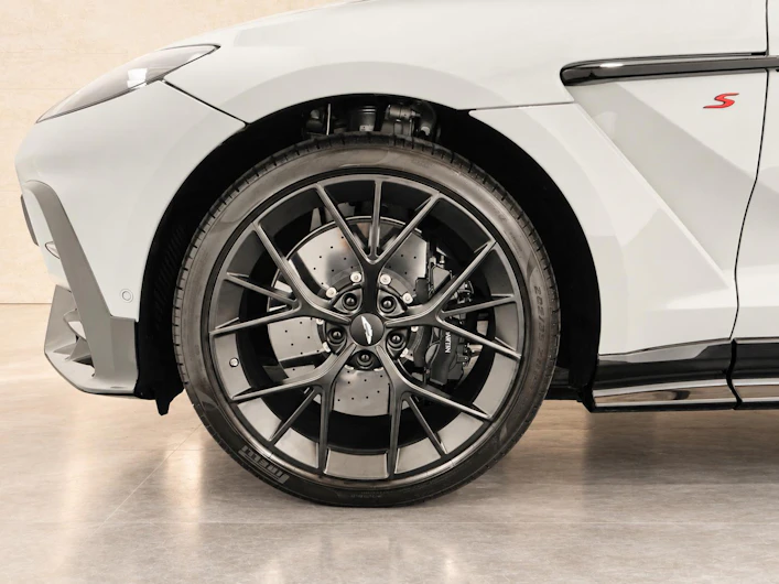 image du véhicule ASTON MARTIN DBX