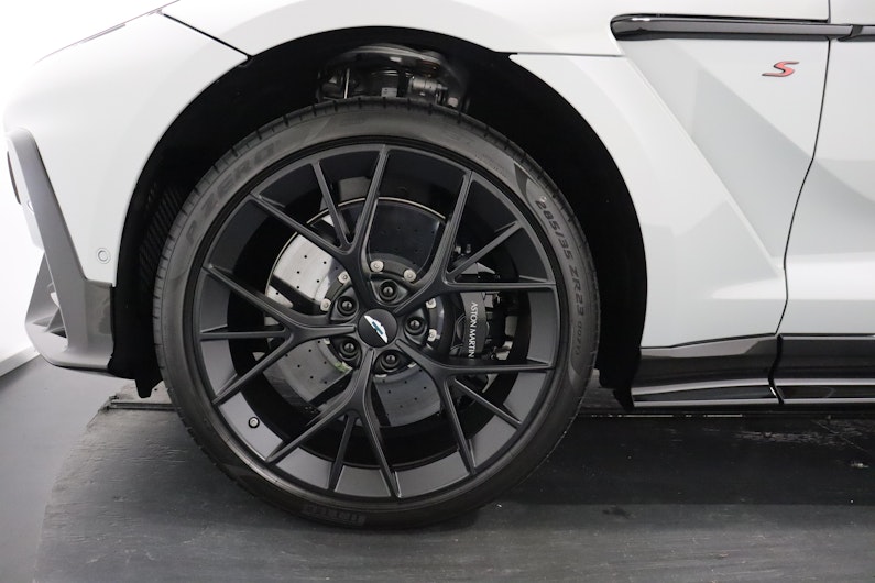 Vehicle image ASTON MARTIN DBX