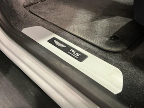 https://vehicle.imgix.net/4170317/76caf9f4-9747-492e-868e-aefafcf47285.jpg