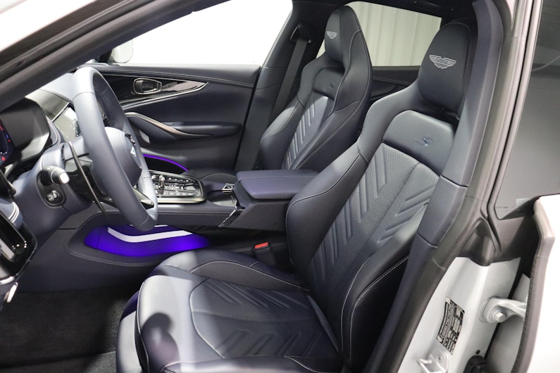 Vehicle image ASTON MARTIN DBX