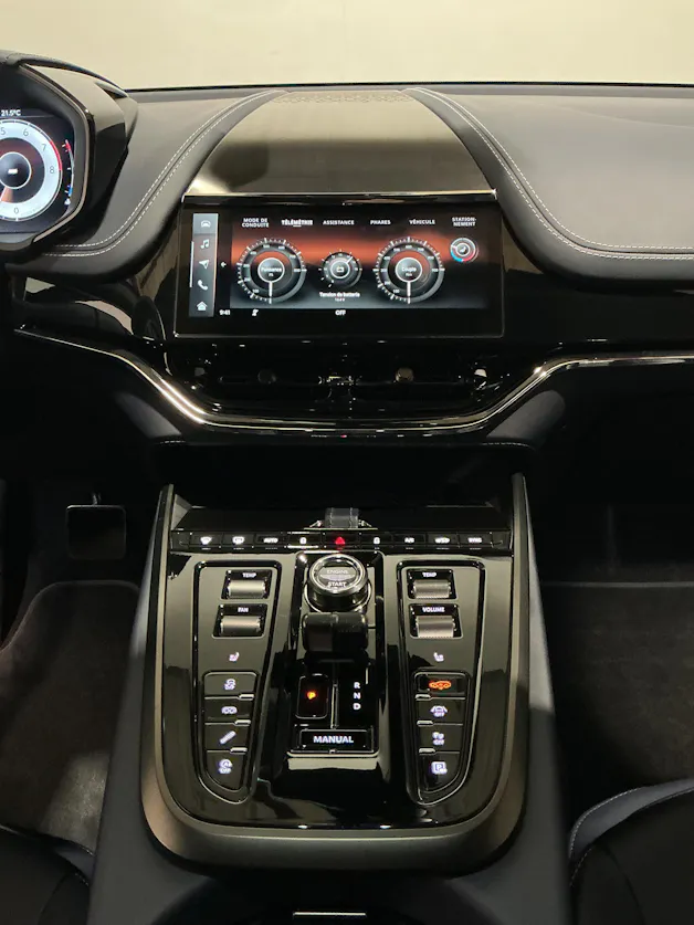 ASTON MARTIN DBX S 4.0 V8 Bi-Turbo