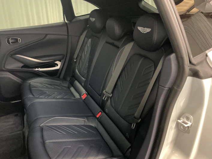 image du véhicule ASTON MARTIN DBX