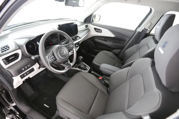 Suzuki Swift 1.2 Sakura Top Hybrid