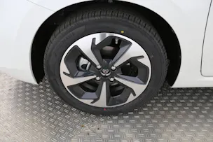 Suzuki Swift 1.2 Sakura Top Hybrid