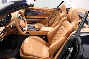 Vehicle image ASTON MARTIN Vanquish Volante 5.2 V12 Bi-Turbo