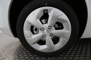 image du véhicule SUZUKI Swift 1.2 Sakura Hybrid 4x4