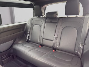 Vehicle image LAND ROVER Defender 90 2.0 Si4 SE 300PS  mit Anhängerkupplung