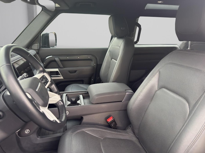 Vehicle image LAND ROVER DEFENDER