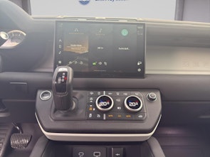 Vehicle image LAND ROVER Defender 90 2.0 Si4 SE 300PS  mit Anhängerkupplung