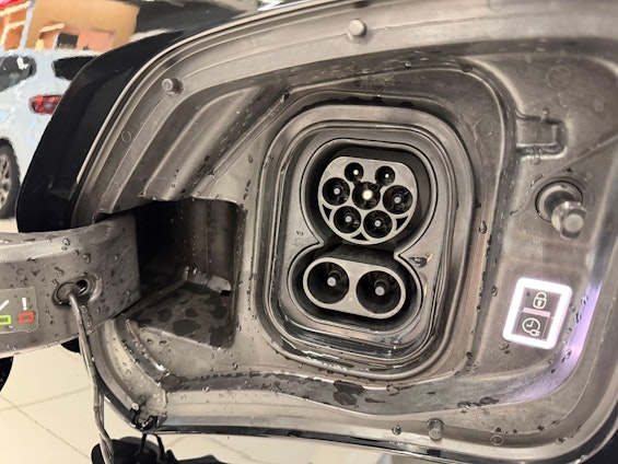 Vehicle image 9 Vehicle image 9