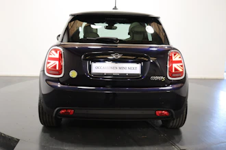 https://vehicle.imgix.net/4170522/360fd57c-e71f-4ab1-af7b-7423b5e9f712.JPG