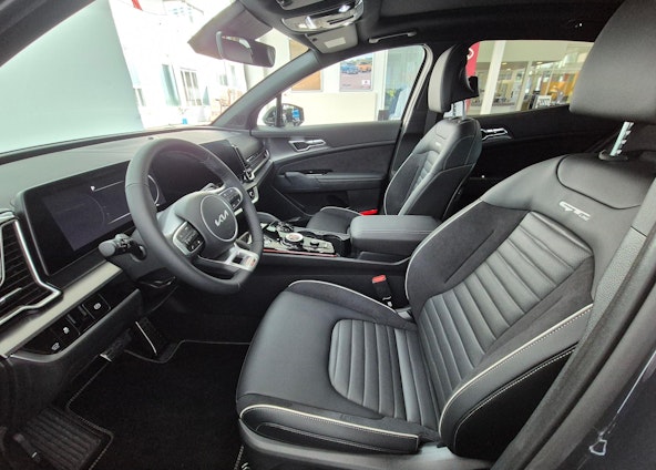 Vehicle image 4 Vehicle image 4