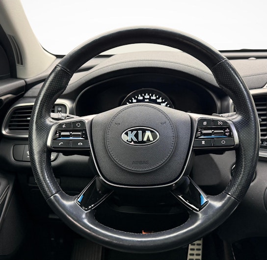Vehicle image KIA SORENTO
