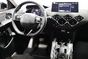 DS Automobiles 3 Crossback 1.2 Hybrid Performance Line
