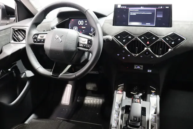 DS Automobiles 3 Crossback 1.2 Hybrid Performance Line