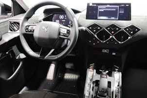 Vehicle image DS AUTOMOBILES 3 Crossback 1.2 Hybrid Performance Line