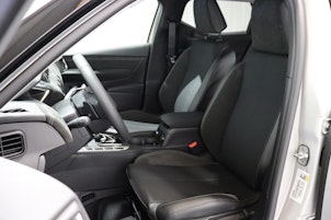 Vehicle image DS AUTOMOBILES 3 Crossback 1.2 Hybrid Performance Line