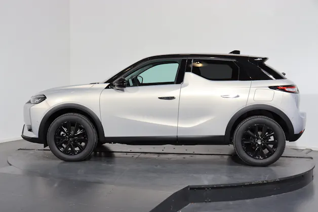 DS Automobiles 3 Crossback 1.2 Hybrid Performance Line