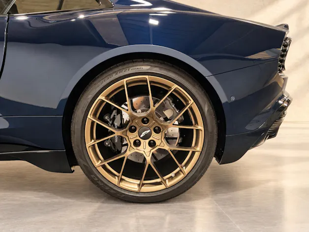 ASTON MARTIN Vanquish 5.2 V12 Bi-Turbo