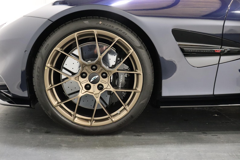 Vehicle image ASTON MARTIN V12 Vanquish